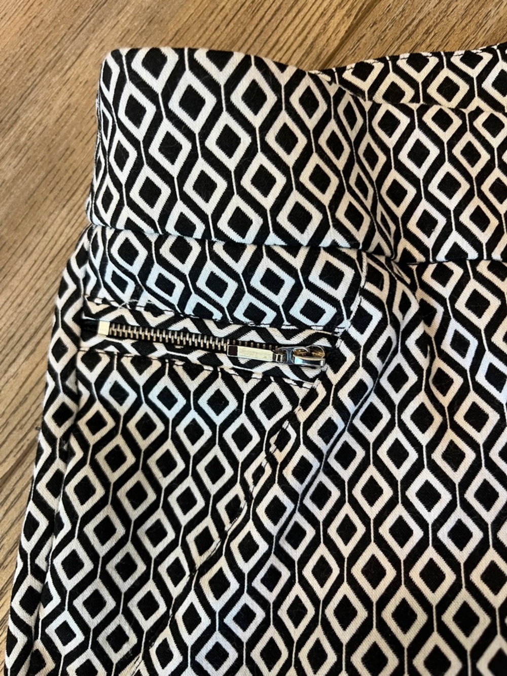 Talbots Black & White Diamond-Print Slim Trousers - Picture 4 of 5
